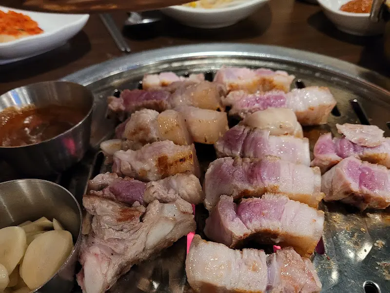 불판 위의 근고기