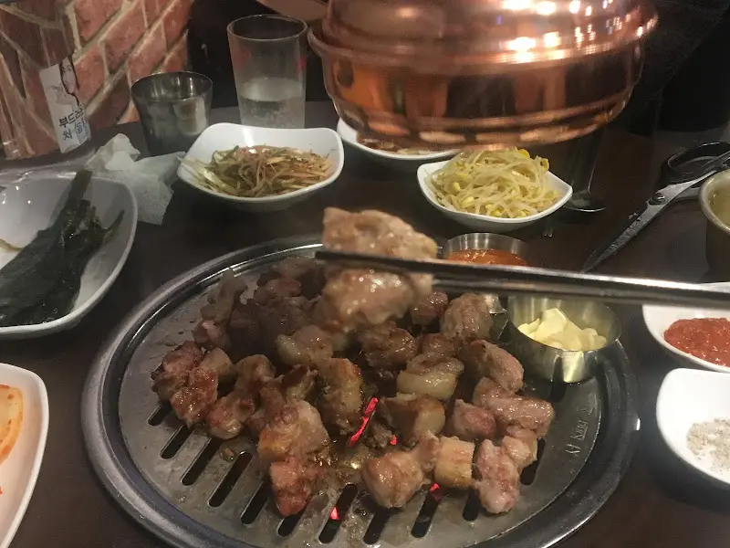 잘 구워진 고기