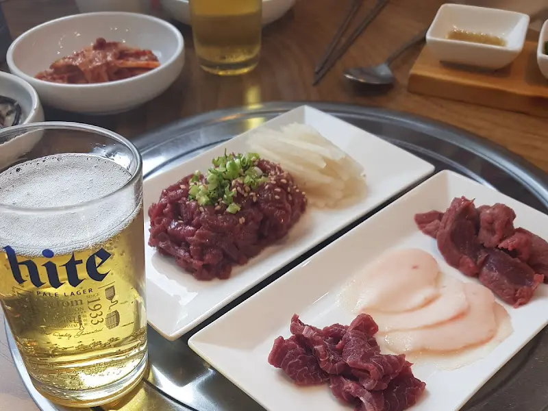 말고기 육회와 사시미