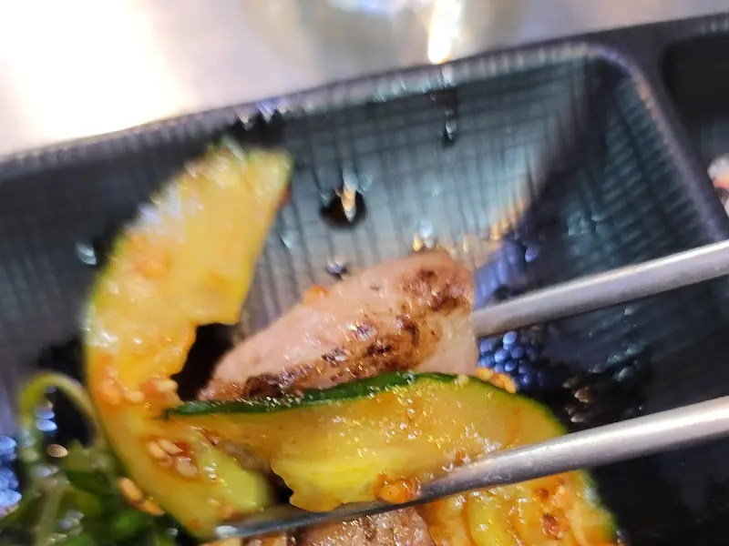 흑돼지와 당면오이무침