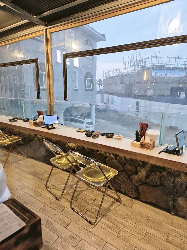 훈남횟집 내부 모습