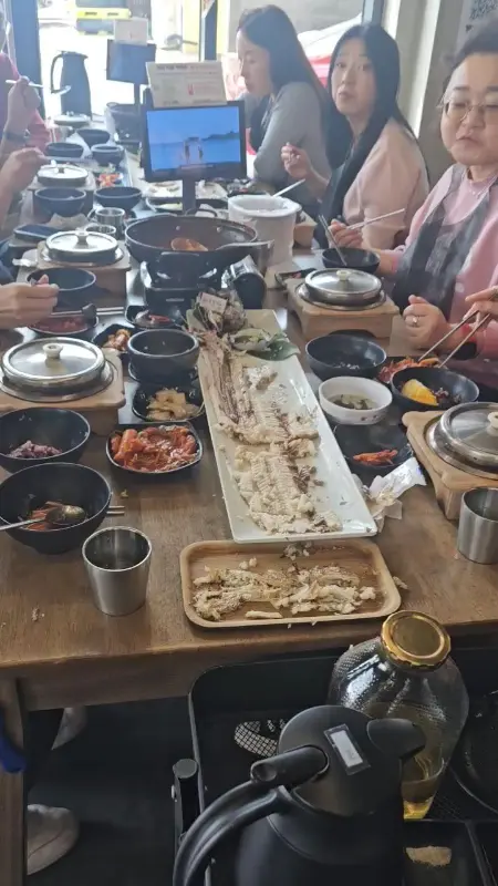 식당 내부 전경