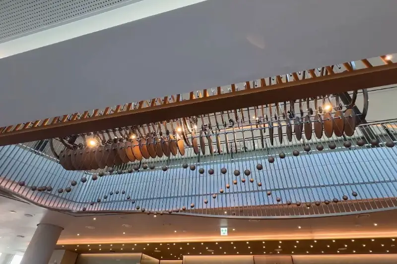 스타벅스 천장 장식