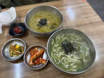 섬, 바람, 그리고 한림 제주 맛집: 보말의 속삭임이 스며든 칼국수 한 그릇