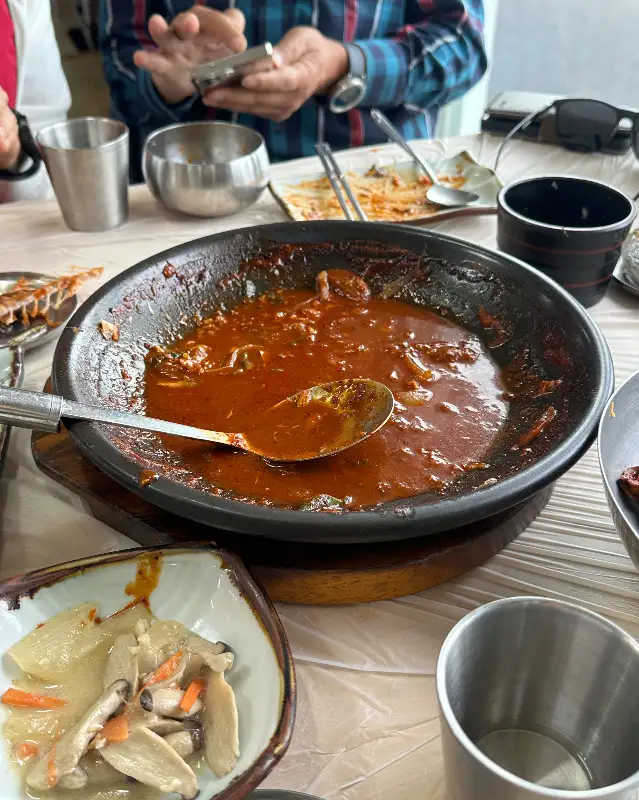 맛있게 비워진 식탁