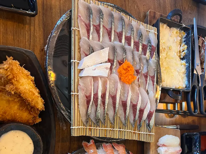 눈으로도 즐거운 고등어회 한 상 차림