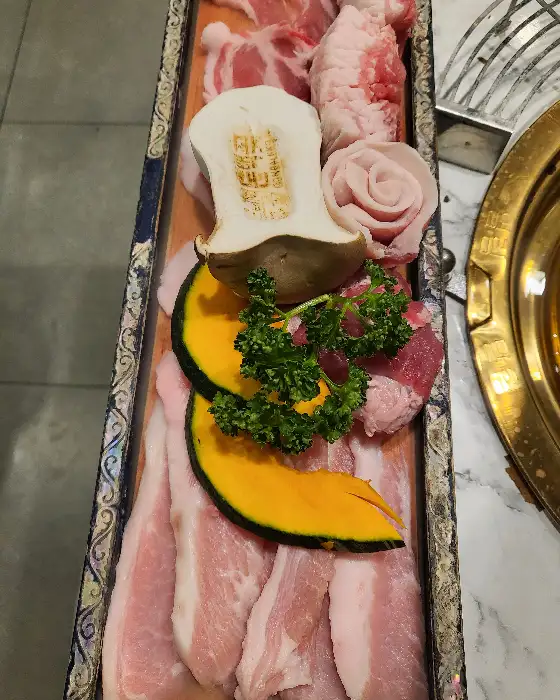 돈백꽃 제주 공항점 주문한 고기 플레이트