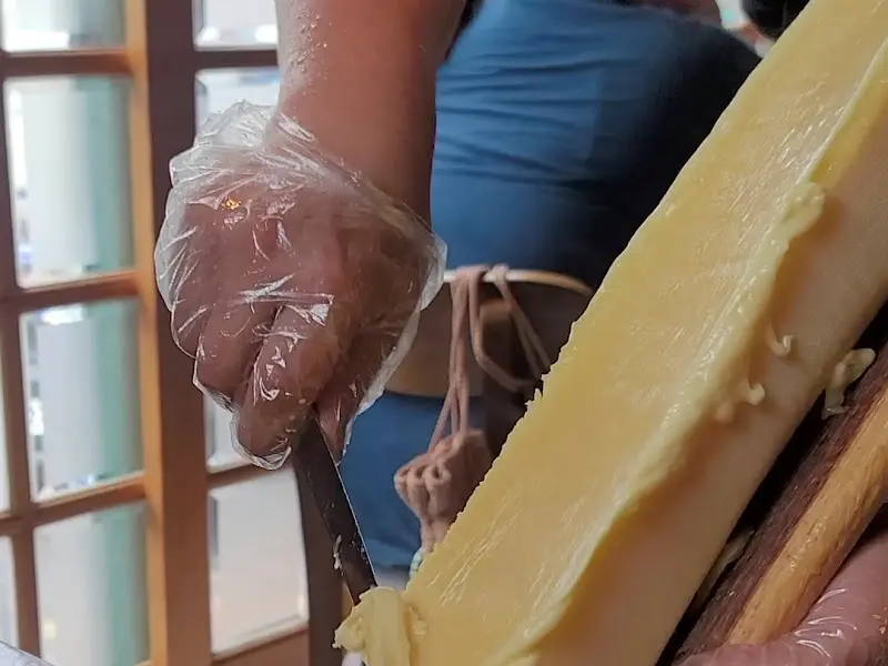 라클렛 치즈 준비 모습