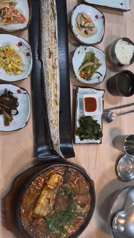 식당 내부의 전체적인 모습
