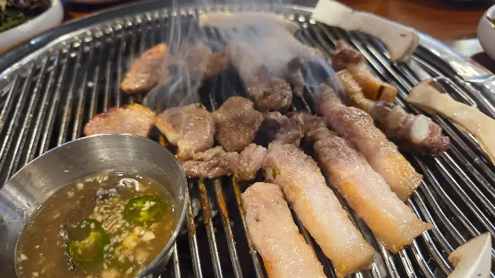 먹음직스러운 비주얼의 뭉티기