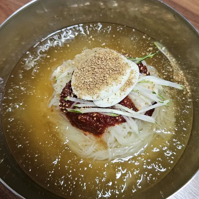 물밀면 다른 각도 사진
