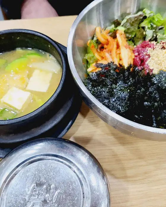육회비빔밥과 곰탕
