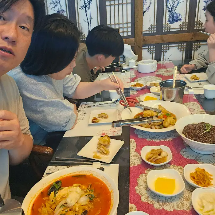 이화원 식사 풍경