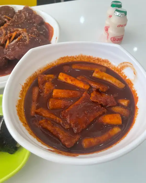 분식 메뉴인 떡볶이
