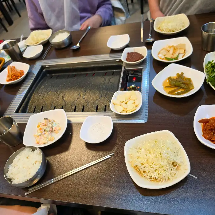 정갈한 밑반찬들