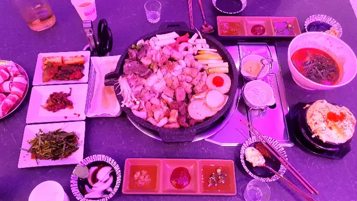 따뜻한 밥과 함께 나오는 된장찌개