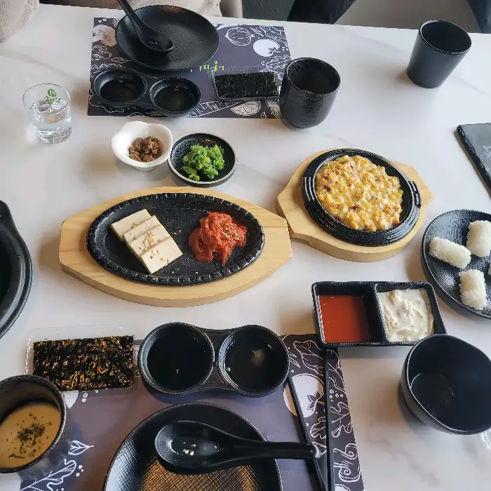 다양한 곁들임 메뉴