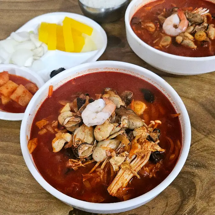 동서식당 굴짬뽕