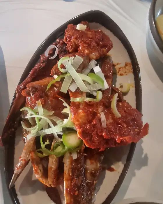 매콤한 양념의 랍스터 요리