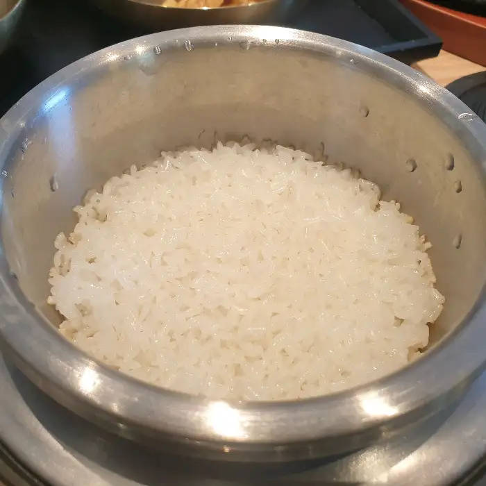 솥밥 이미지