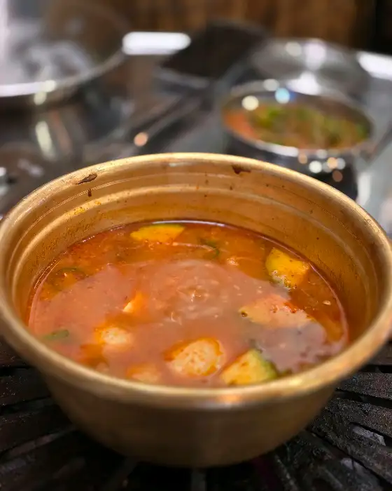 얼큰한 국물의 된장술밥