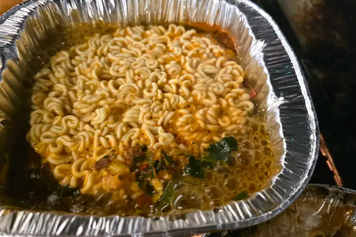 조개 넣고 끓인 라면