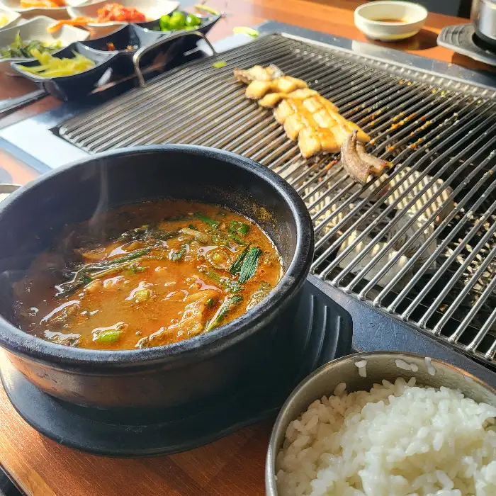 장어구이와 장어탕, 밥