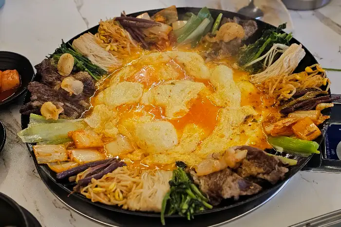 구절판 재료들의 조화
