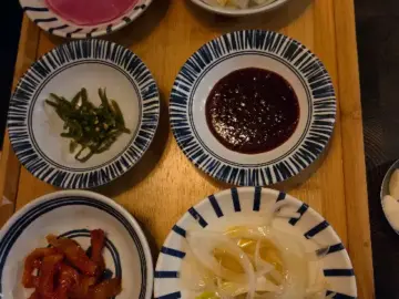 부산 하단 숨은 맛집, 육즙 가득 삼겹살과 칼칼한 짬뽕전골