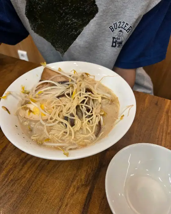 큐슈울트라아멘 넓은 내부 공간