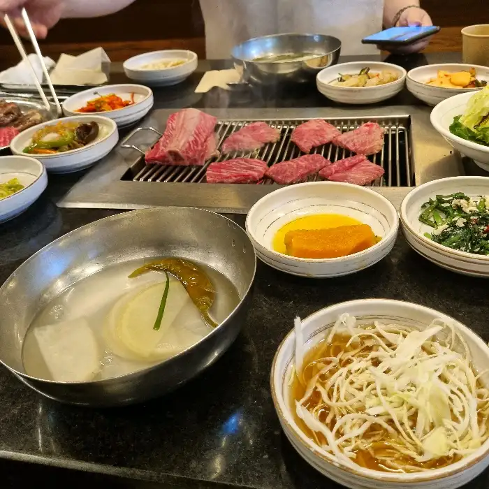 본수원갈비 내부 테이블 세팅