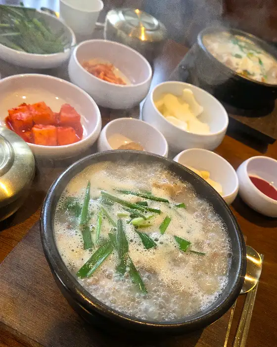 푸짐한 순대국