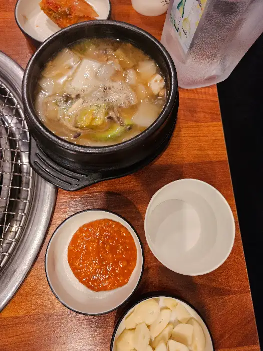 따뜻하고 푸짐한 된장찌개