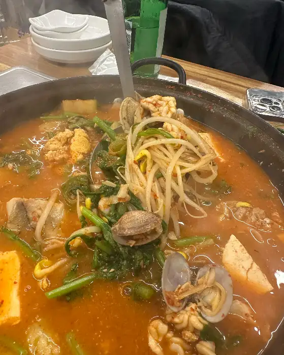 해물과 콩나물이 어우러진 아구찜