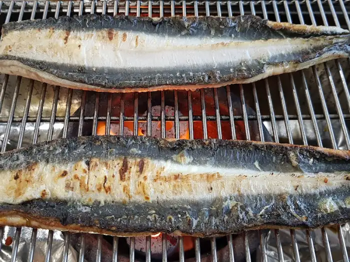 숯불 위 장어 구이