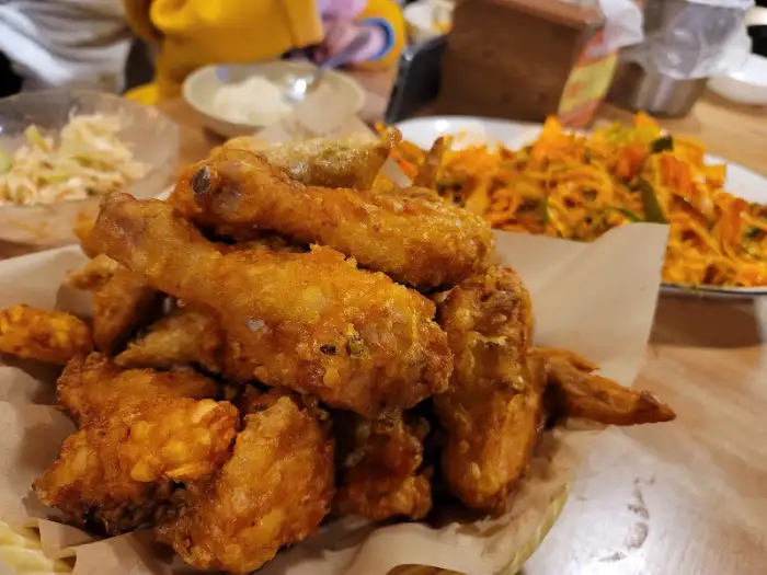 치킨과 골뱅이소면