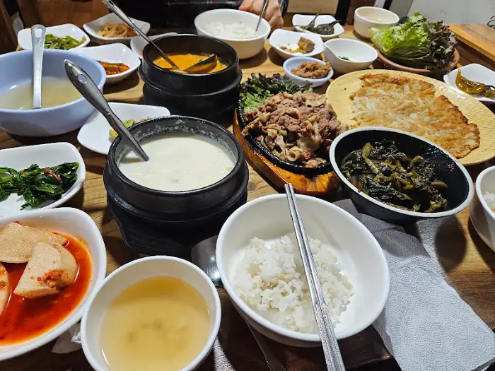 정갈하게 차려진 한 상 차림