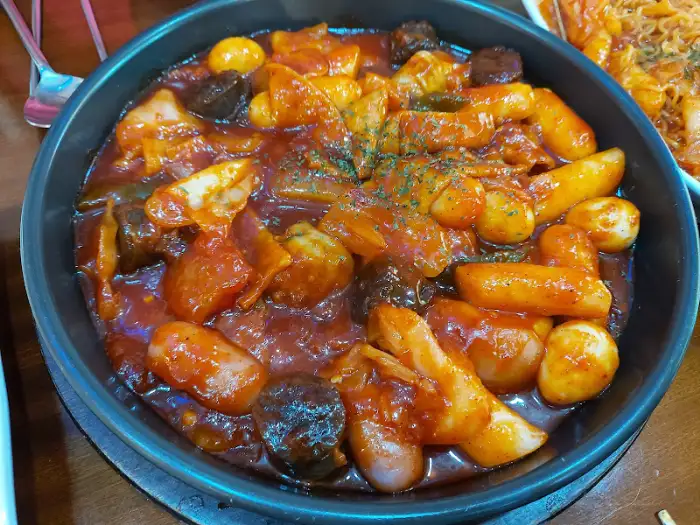 푸짐한 라볶이