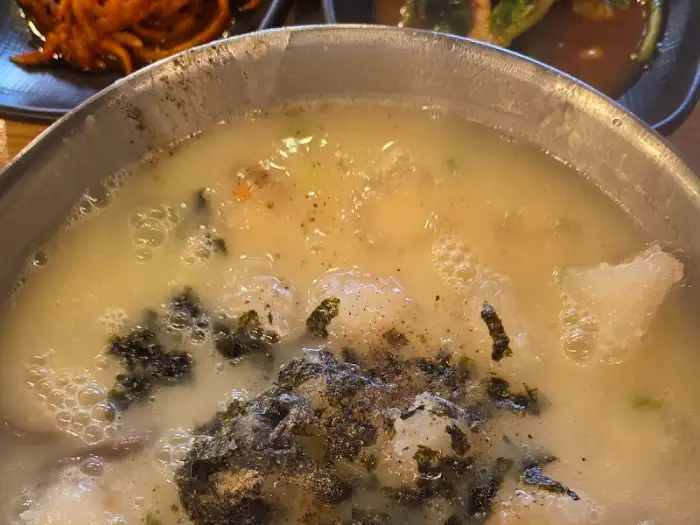 김이 나는 옹심이 칼국수