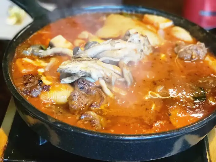 푸짐한 문어 스튜