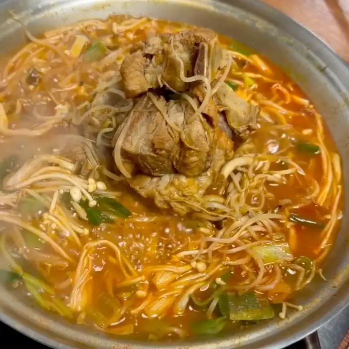 갈비전골 냄비 모습