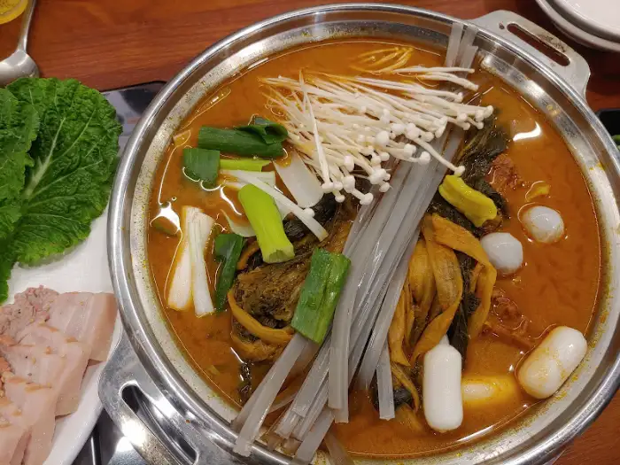 푸짐한 추어탕 한 그릇