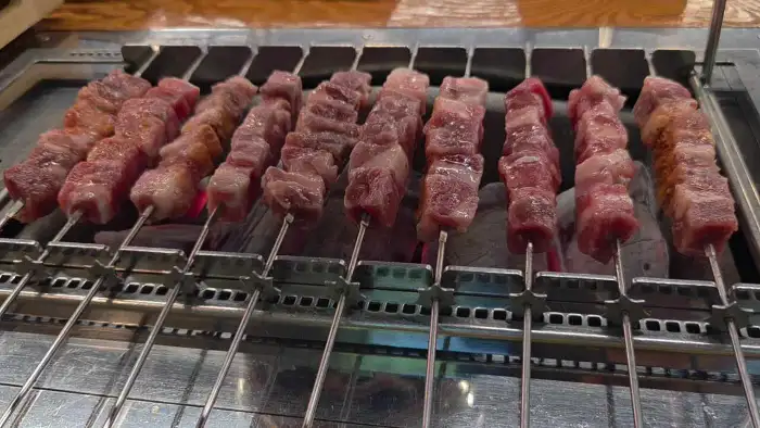 양꼬치 굽는 모습