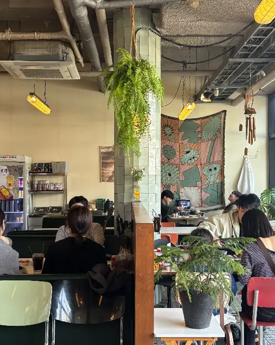 매장 내부 전경