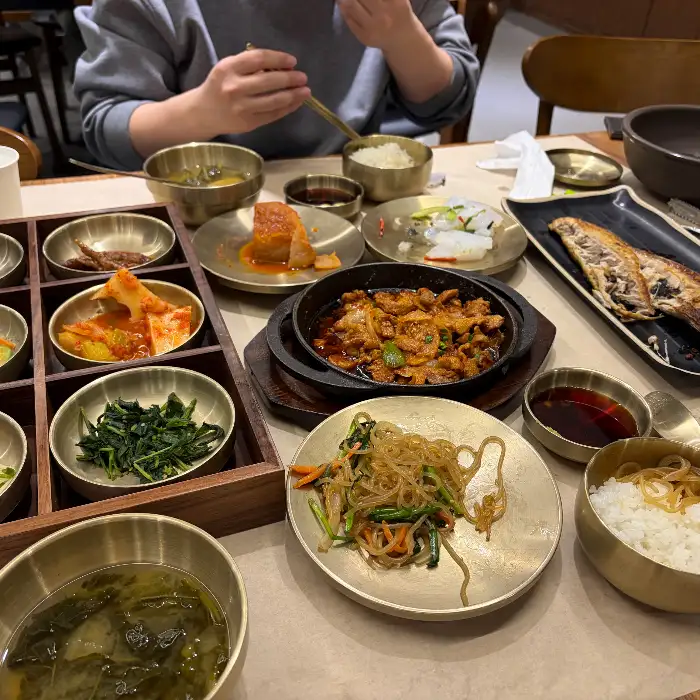 테이블 전체 모습