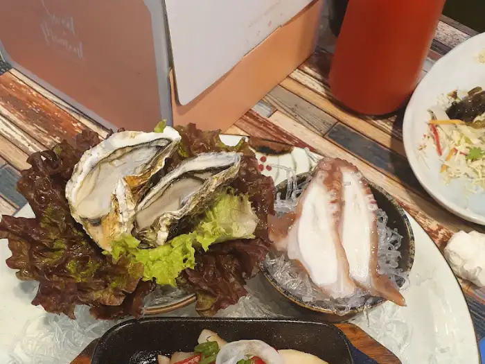 신선한 굴과 해산물