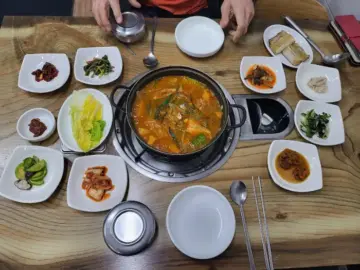싱싱함 살아있는 제주 은갈치, 입안 가득 퍼지는 풍미!