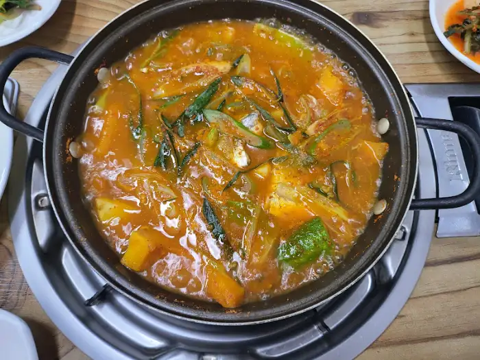 보글보글 끓는 메인 요리