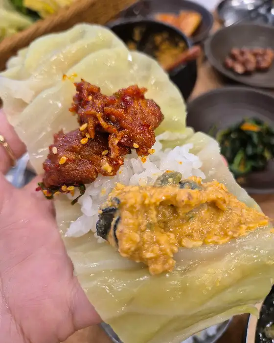 쌈 싸 먹기 좋은 쌈 채소와 밥