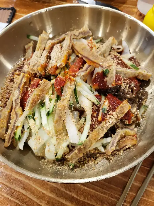 비빔냉면 모습